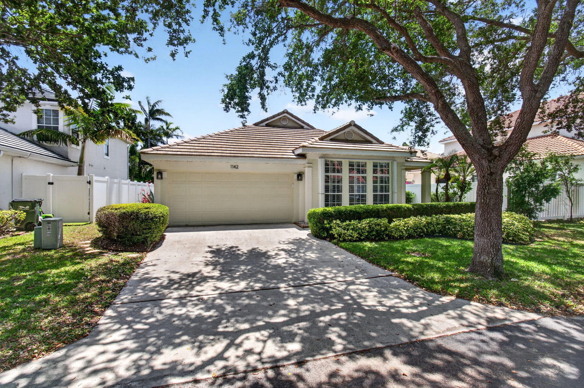 1142 Canoe Point Delray Beach, FL 33444 - Photo 10 of 68 Exterior