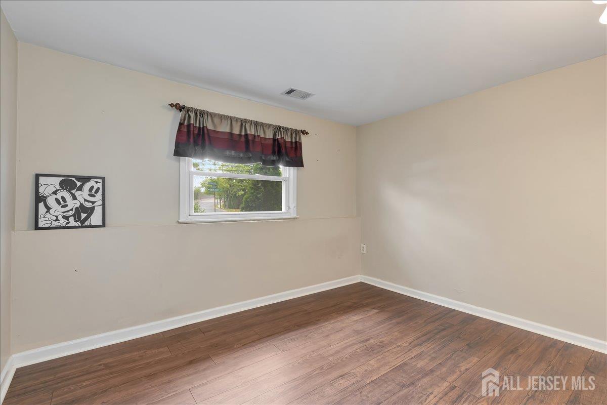 53 University Road East Brunswick, NJ 08816 - Photo 16 of 24