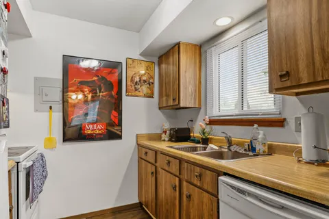 $560,000 | 2609 Smithfield Drive, Fitchburg, WI 53719