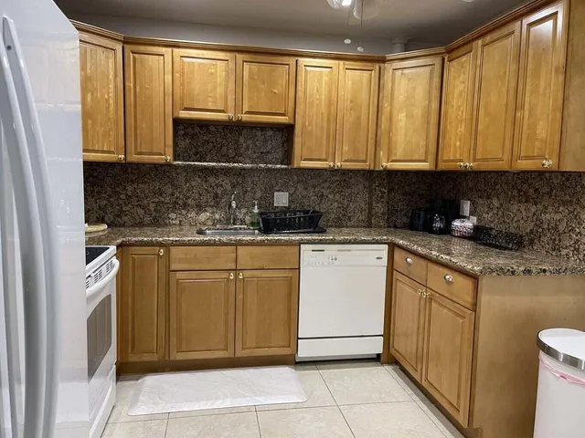 $2,200 | 22765 Southwest 66th Avenue, Unit 204, Boca Raton, FL 33428