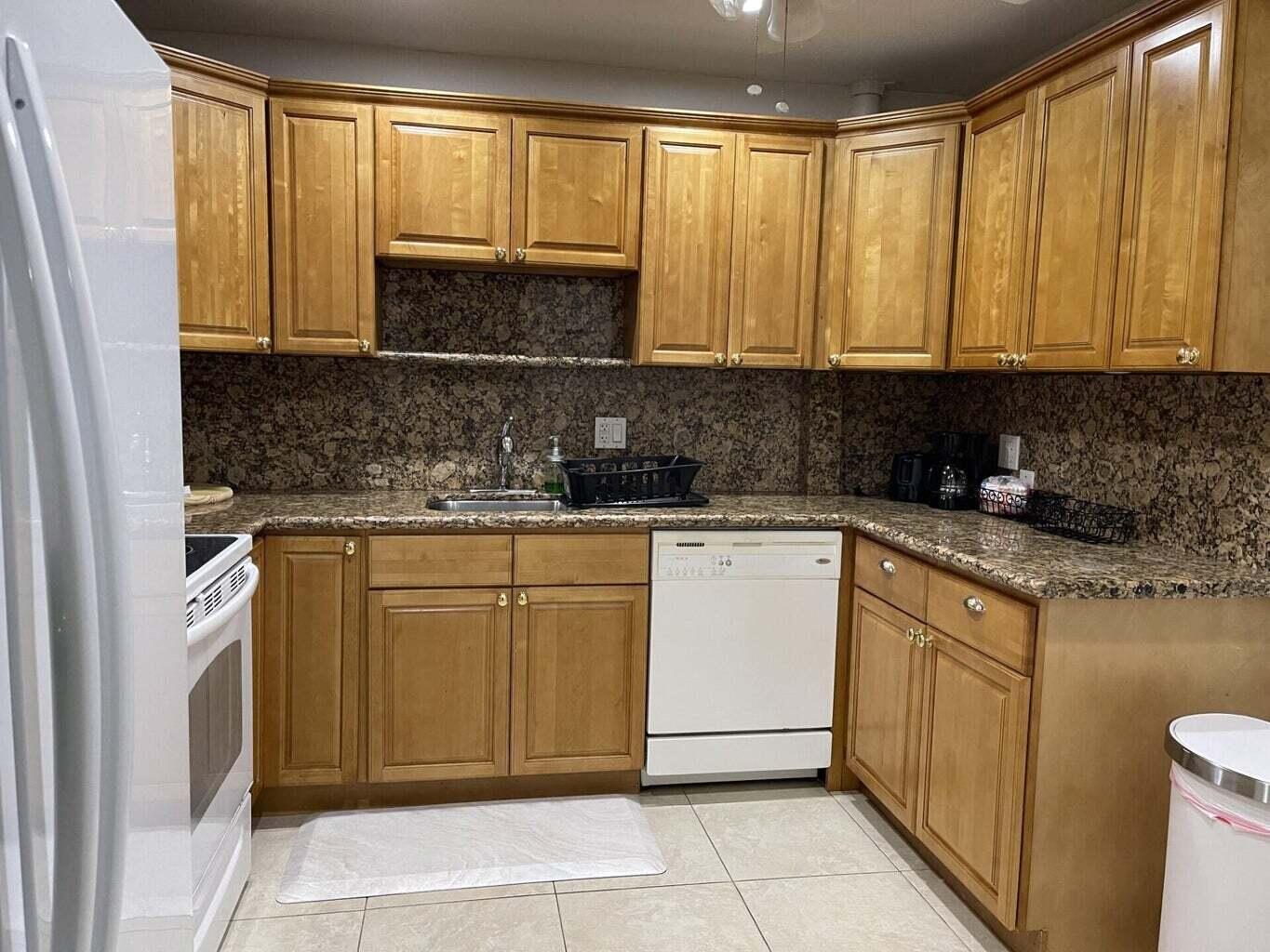 22765 Southwest 66th Avenue, Unit 204 Boca Raton, FL 33428 - Photo 2 of 13 edgewoodkitchen