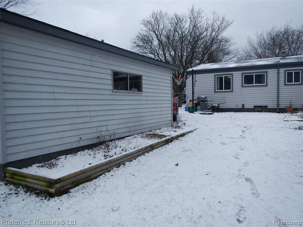 41848 Old Bridge Road Canton, MI 48188 - Photo 21 of 21 Side of garage