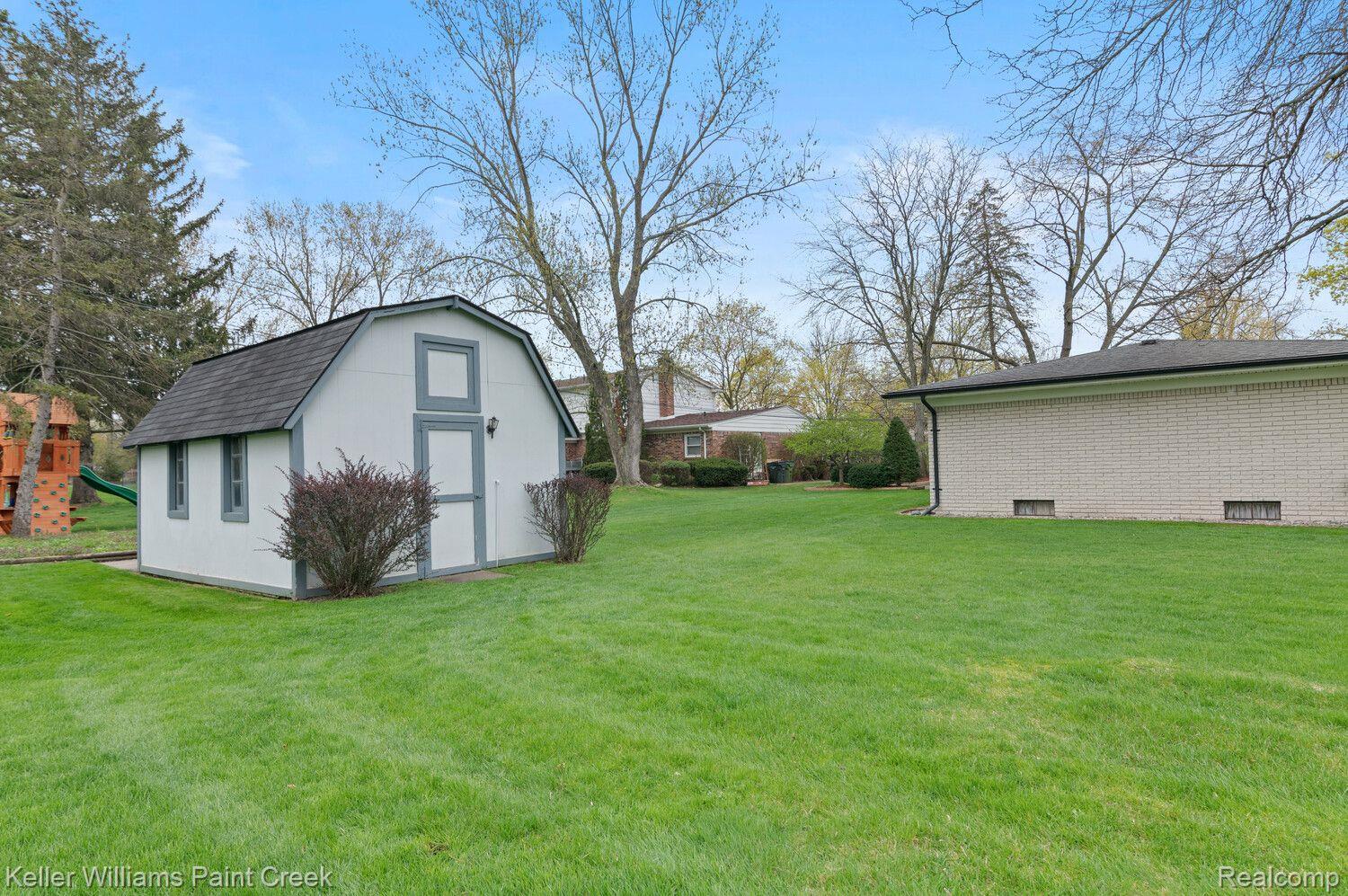 3811 Chapman Road Utica, MI 48316 - Photo 3 of 26 Large Shed