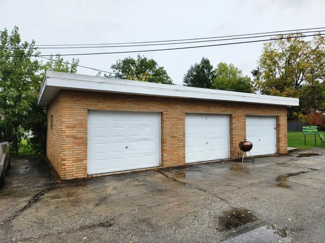 $900,000 | 1735-1751 Greene Court, Aurora, IL 60506