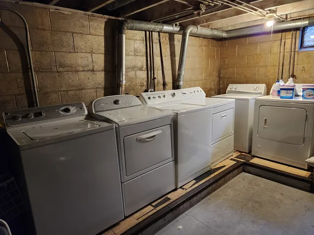 $900,000 | 1735-1751 Greene Court, Aurora, IL 60506