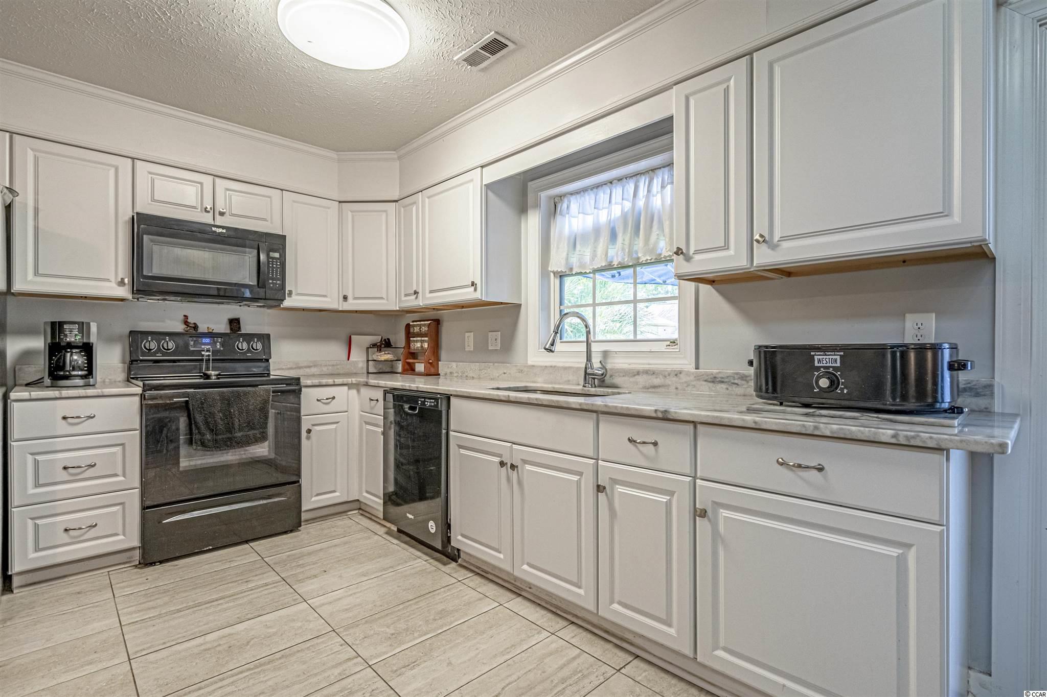 125 Colonial Circle Murrells Inlet, SC 29576 - Photo 15 of 38