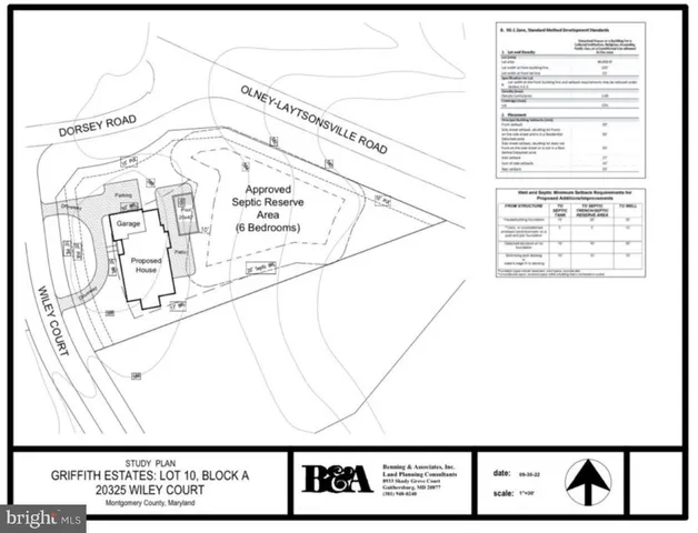 a street sign on the side of a building