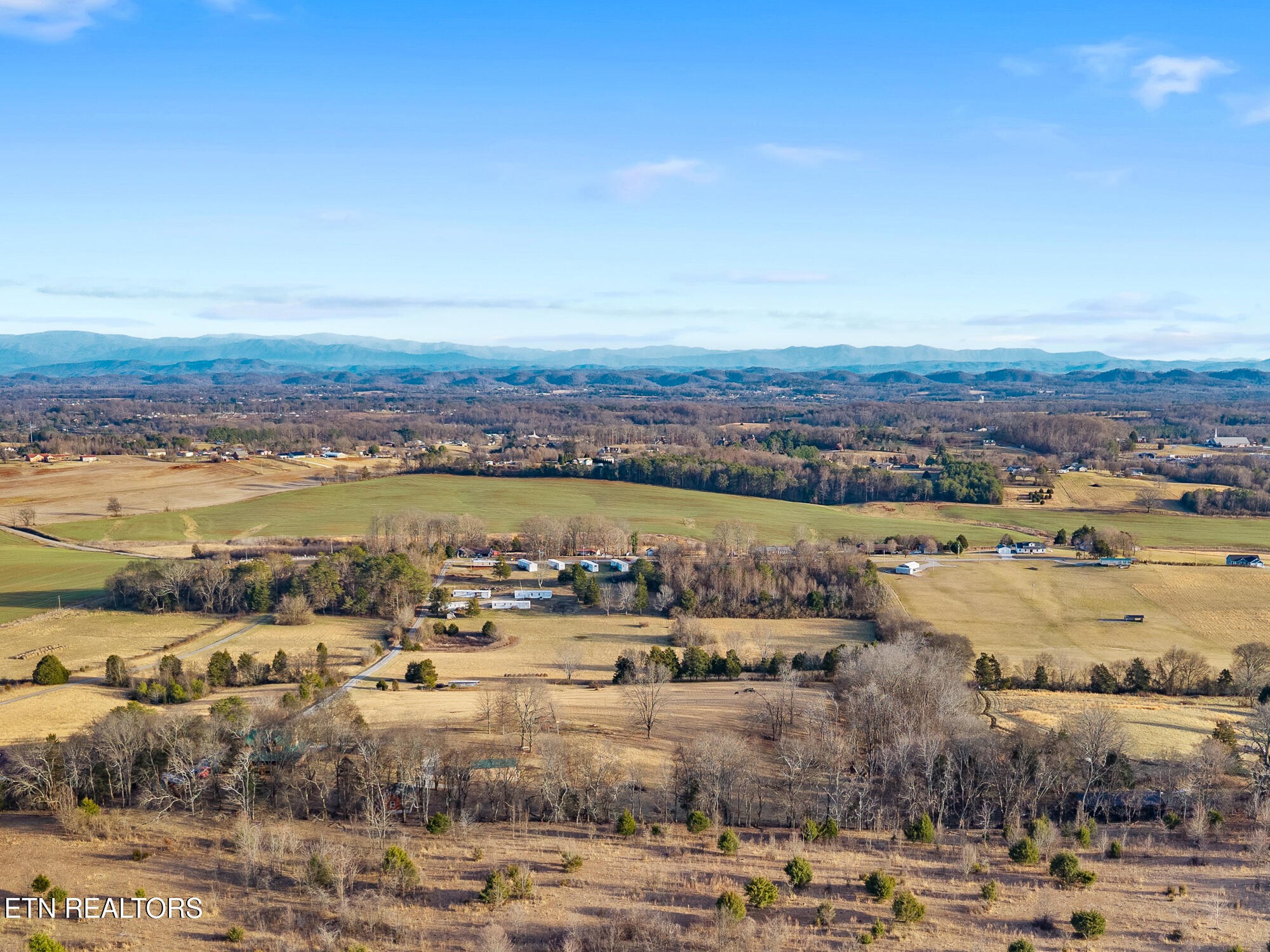 327 Thompson Road Madisonville, TN 37354 - Photo 7 of 18 Gallery Image 7