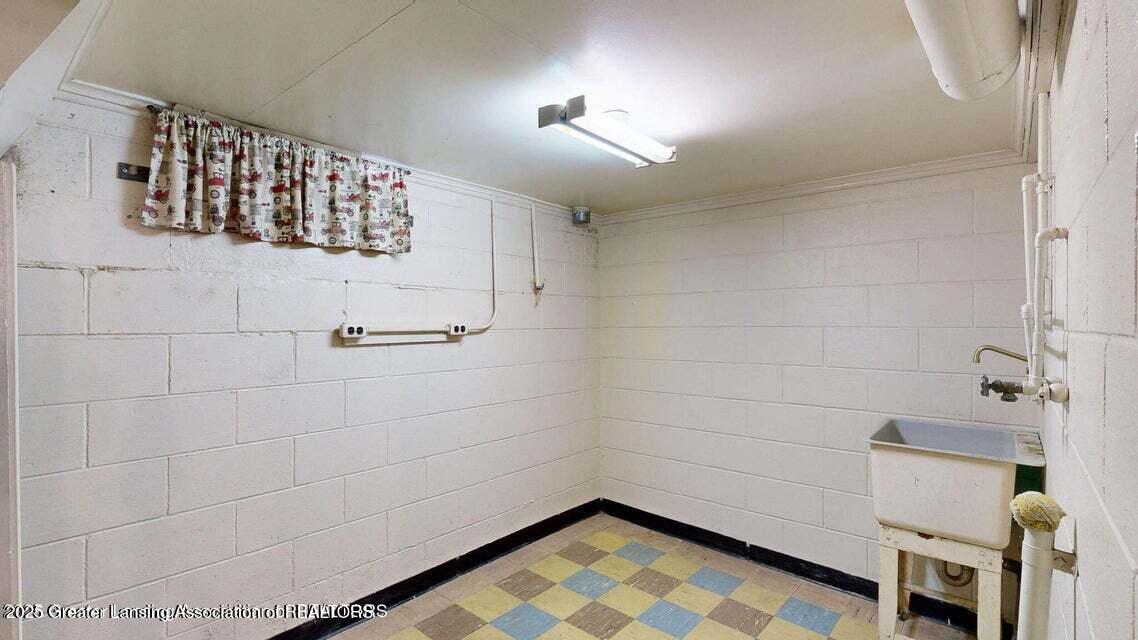 604 West Holmes Road Lansing, MI 48910 - Photo 24 of 38 32