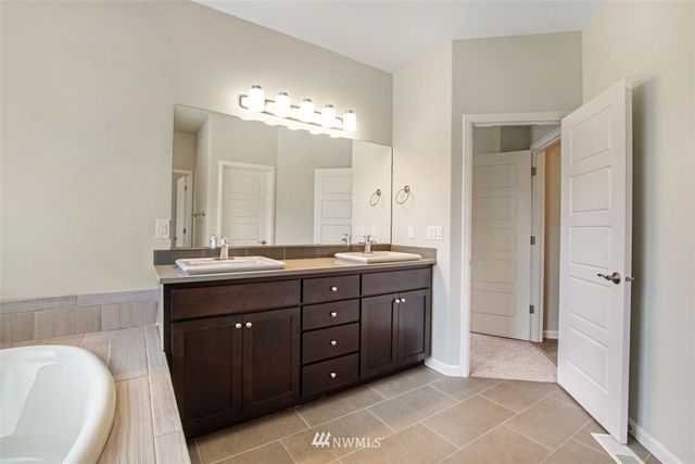 $544,950 | 5032 Raven Court Northeast, Lacey, WA 98516