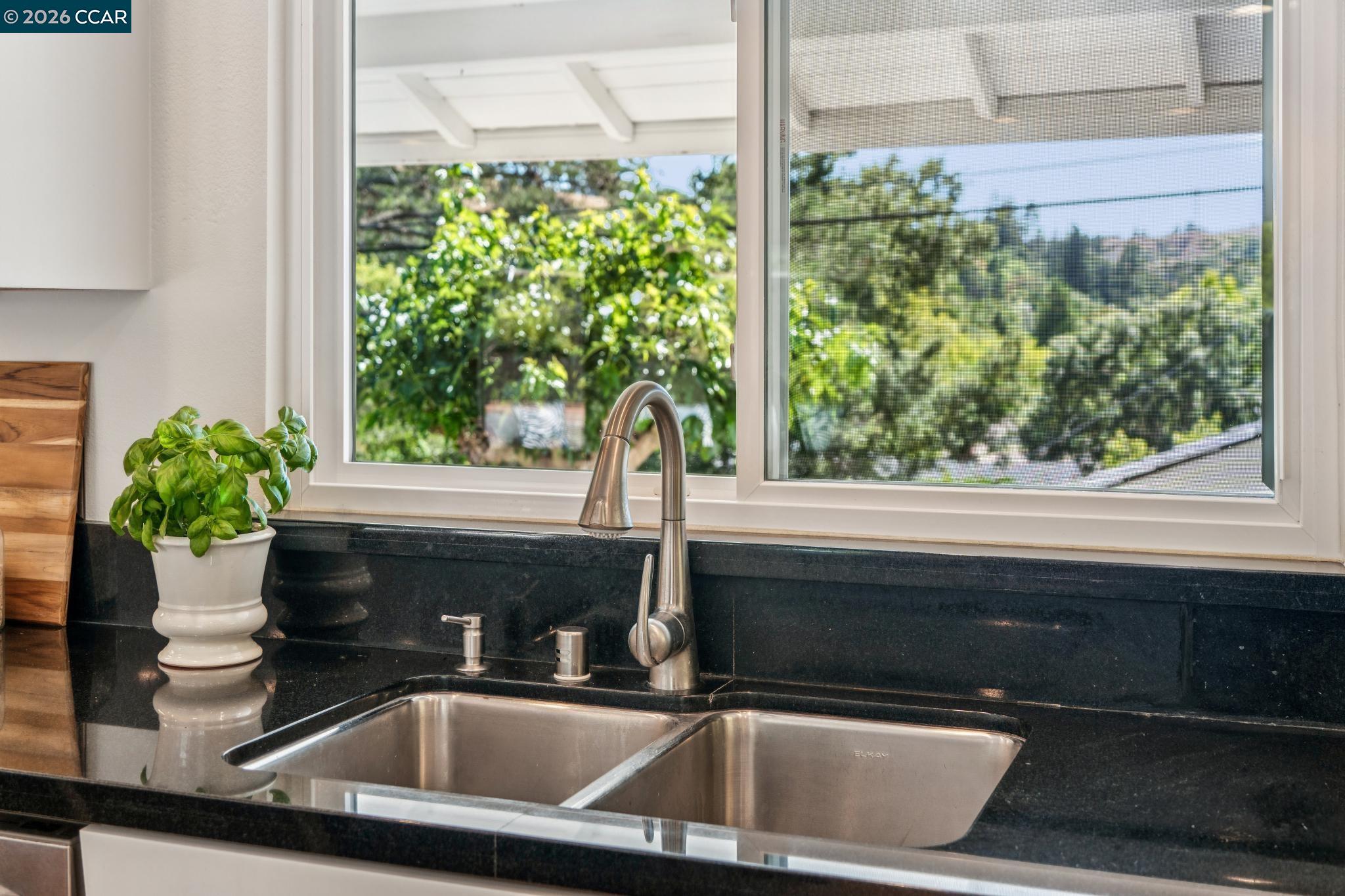 414 Castello Road Lafayette, CA 94549 - Photo 23 of 53