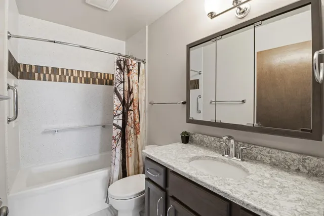 $275,000 | 16370 West Coachlight Drive, New Berlin, WI 53151