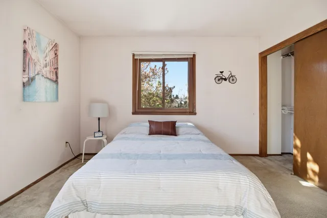 $275,000 | 16370 West Coachlight Drive, New Berlin, WI 53151