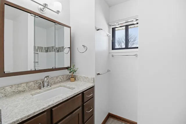 $275,000 | 16370 West Coachlight Drive, New Berlin, WI 53151