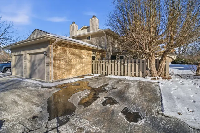 $275,000 | 16370 West Coachlight Drive, New Berlin, WI 53151