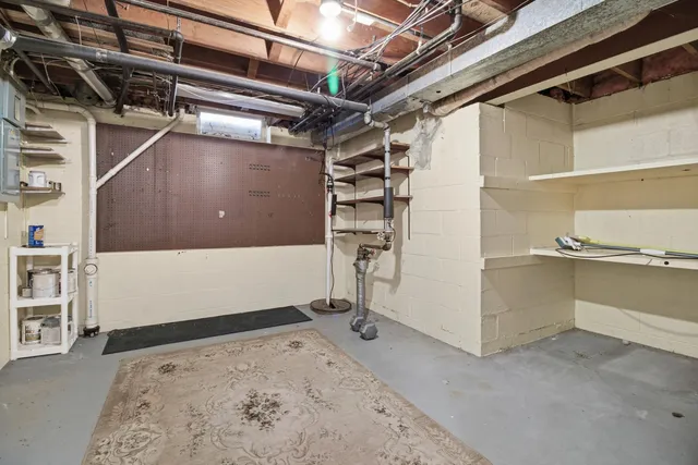 $275,000 | 16370 West Coachlight Drive, New Berlin, WI 53151