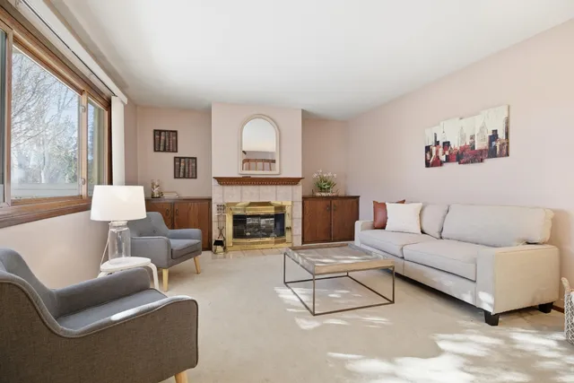 $275,000 | 16370 West Coachlight Drive, New Berlin, WI 53151