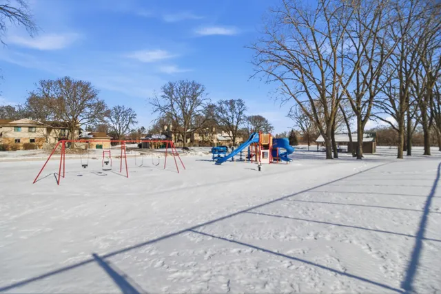 $275,000 | 16370 West Coachlight Drive, New Berlin, WI 53151