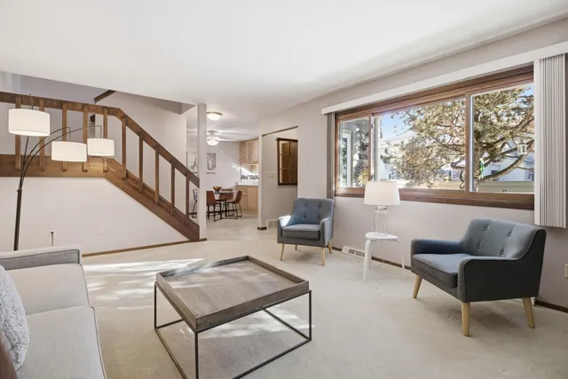 $275,000 | 16370 West Coachlight Drive, New Berlin, WI 53151