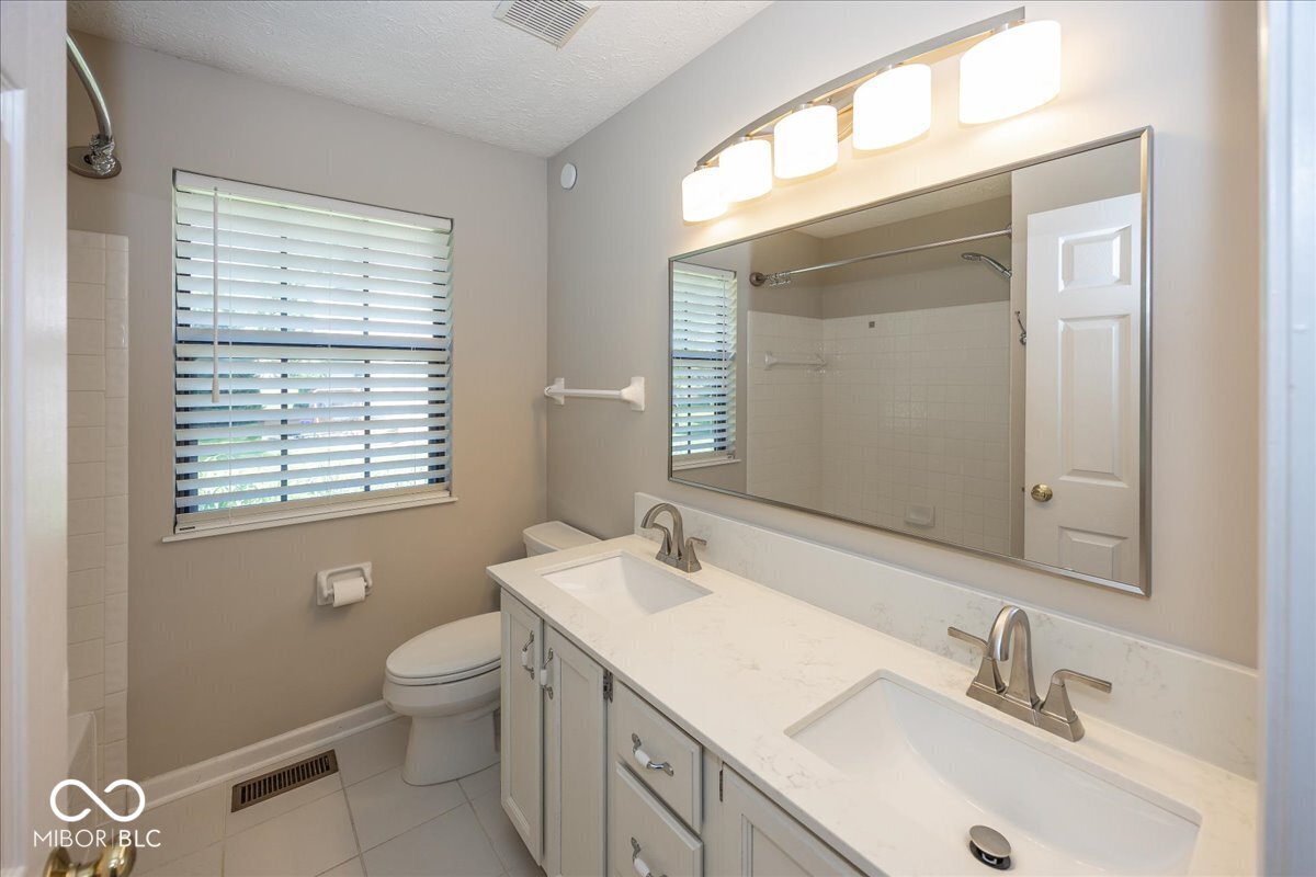 11179 Avery Row Fishers, IN 46038 - Photo 23 of 34