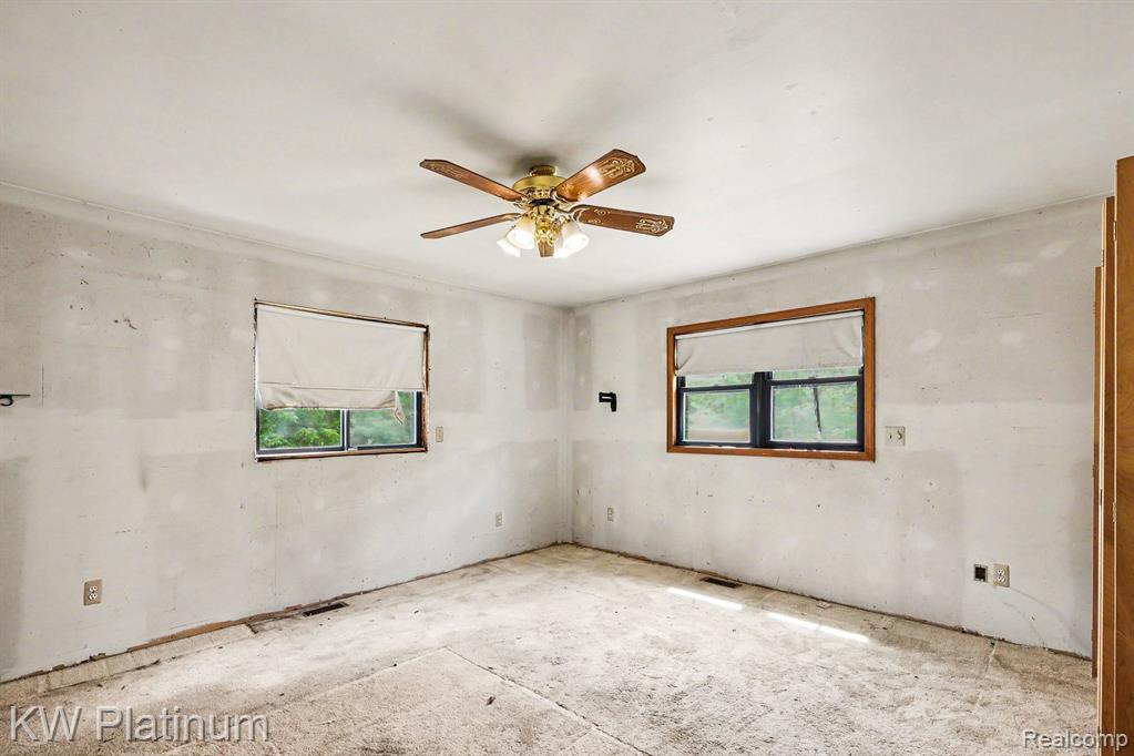 34926 Ridge Street Richmond, MI 48062 - Photo 8 of 16