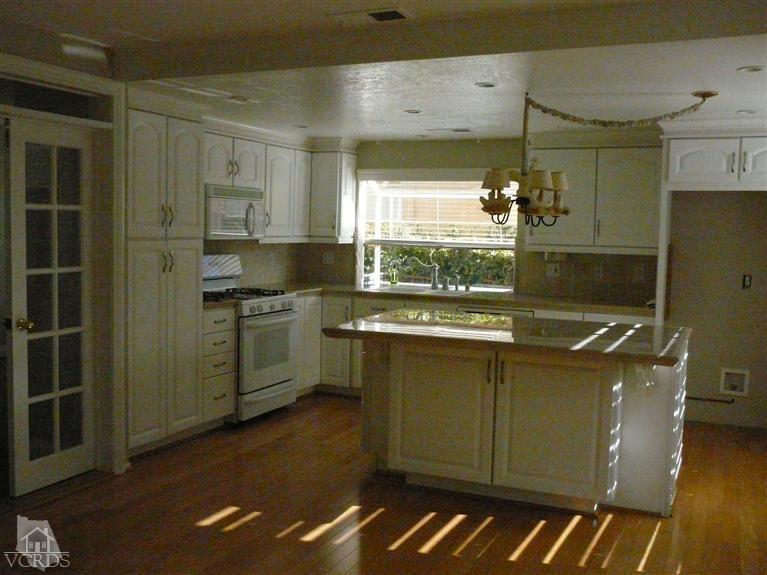 548 Fairfield Road Simi Valley, CA 93065 - Photo 11 of 19 Additional Photo