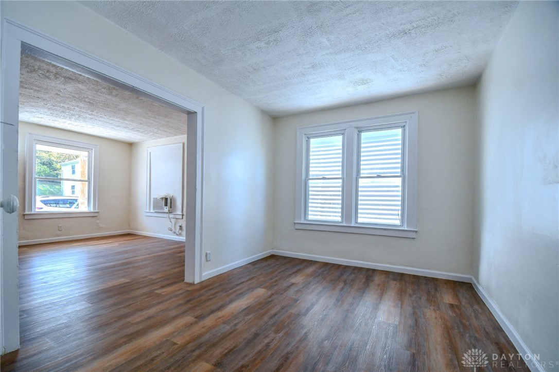 828 East Main Street Springfield, OH 45503 - Photo 9 of 46