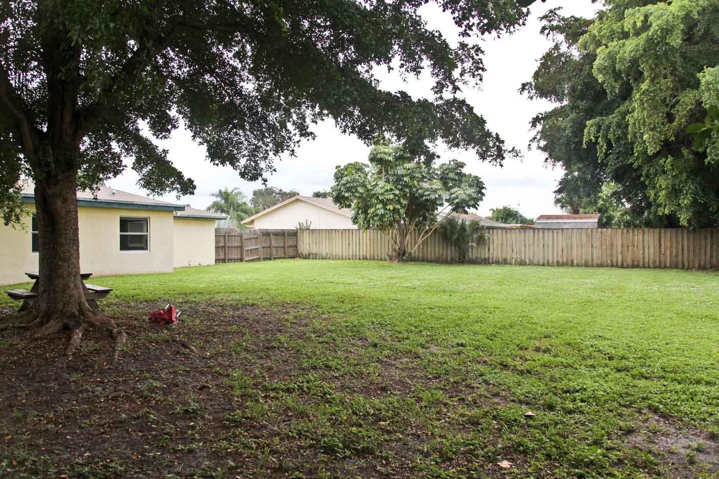 9988 Liberty Road Boca Raton, FL 33434 - Photo 2 of 22 Yard1