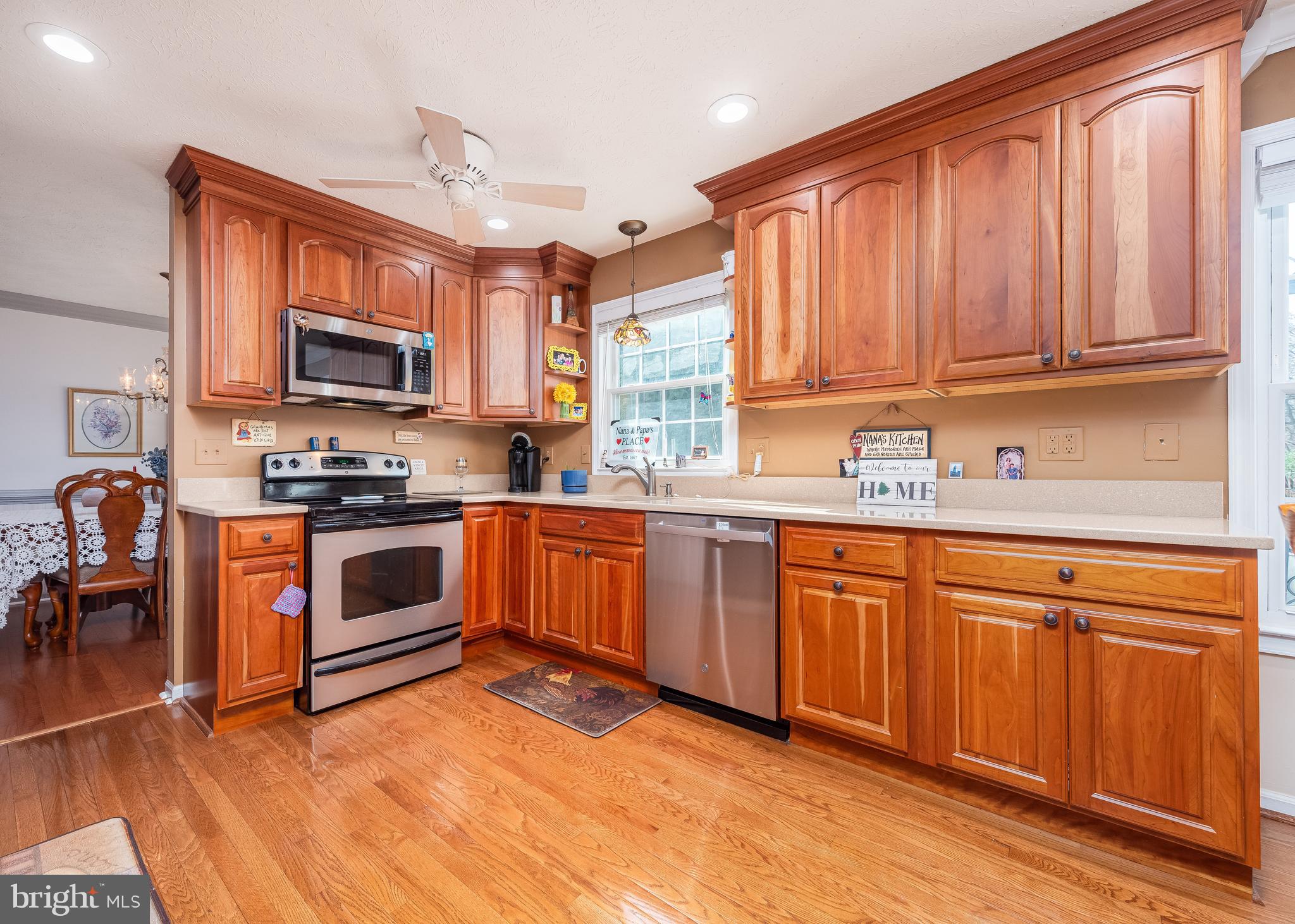 9502 Red Rain Path Columbia, MD 21046 - Photo 6 of 29 Kitchen
