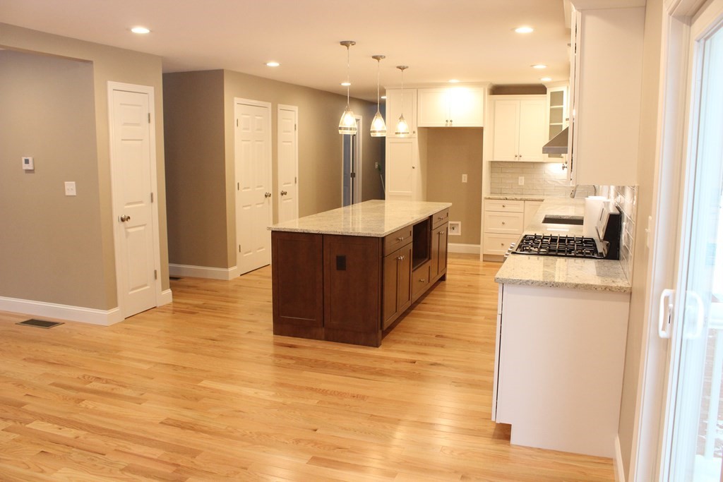 279 Andover Road Billerica, MA 01821 - Photo 5 of 25