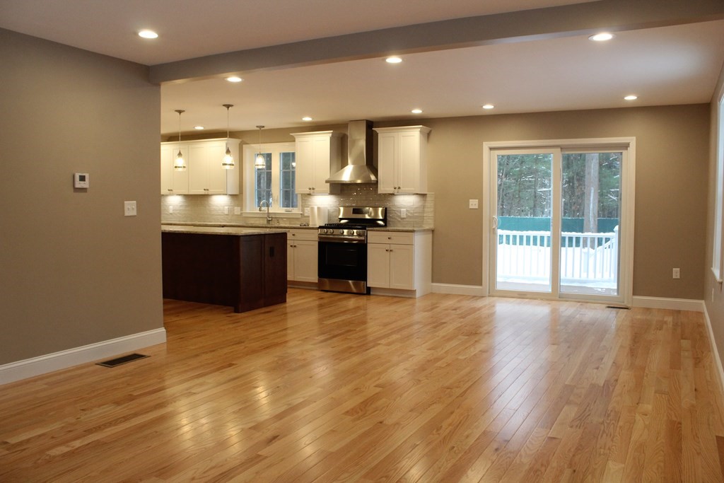 279 Andover Road Billerica, MA 01821 - Photo 6 of 25