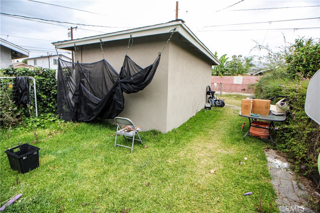 535 East 3rd Street Azusa, CA 91702 - Photo 19 of 23 garage