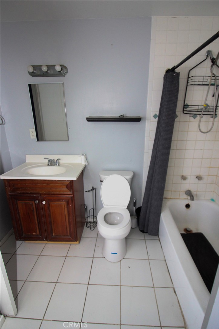 535 East 3rd Street Azusa, CA 91702 - Photo 9 of 23 bathroom