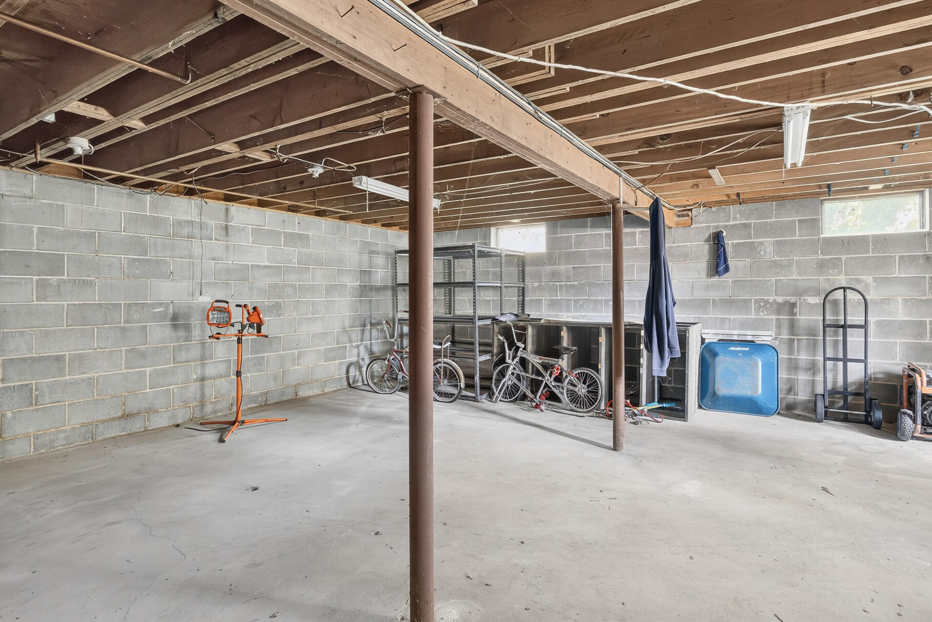 95 South Orleans Road Orleans, MA 02653 - Photo 28 of 38 a view of a patio with table and chairs