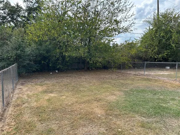 $285,000 | 2361-2363 North Earl Rudder Freeway, Bryan, TX 77803