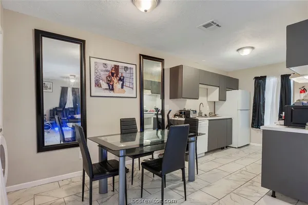 $285,000 | 2361-2363 North Earl Rudder Freeway, Bryan, TX 77803