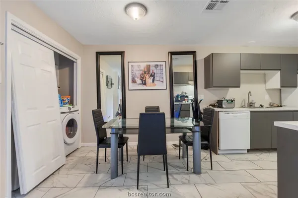 $285,000 | 2361-2363 North Earl Rudder Freeway, Bryan, TX 77803