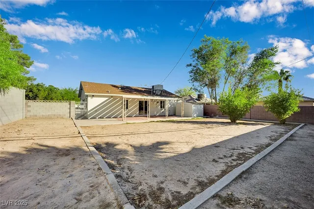 $2,071 | 1616 Chapman Drive, Las Vegas, NV 89104