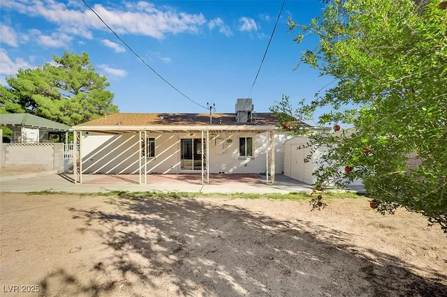 $2,071 | 1616 Chapman Drive, Las Vegas, NV 89104