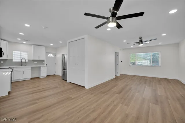 $2,071 | 1616 Chapman Drive, Las Vegas, NV 89104