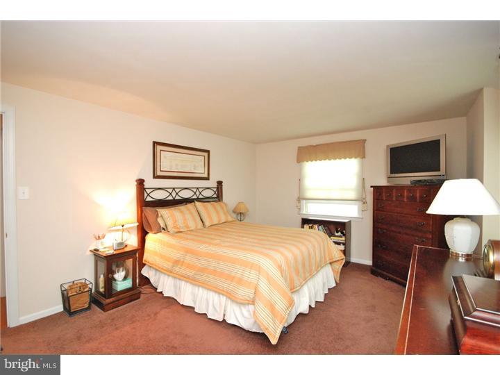 120 Rockingham Road Cherry Hill, NJ 08034 - Photo 14 of 25 Bedroom - Main