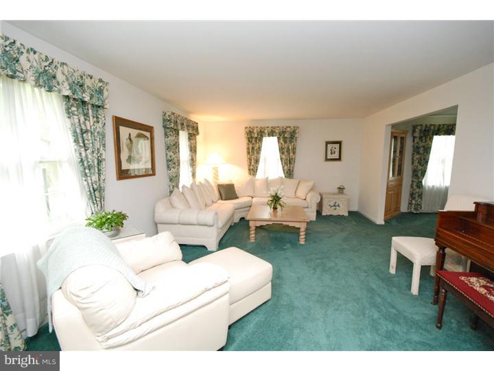 120 Rockingham Road Cherry Hill, NJ 08034 - Photo 3 of 25 Living Room
