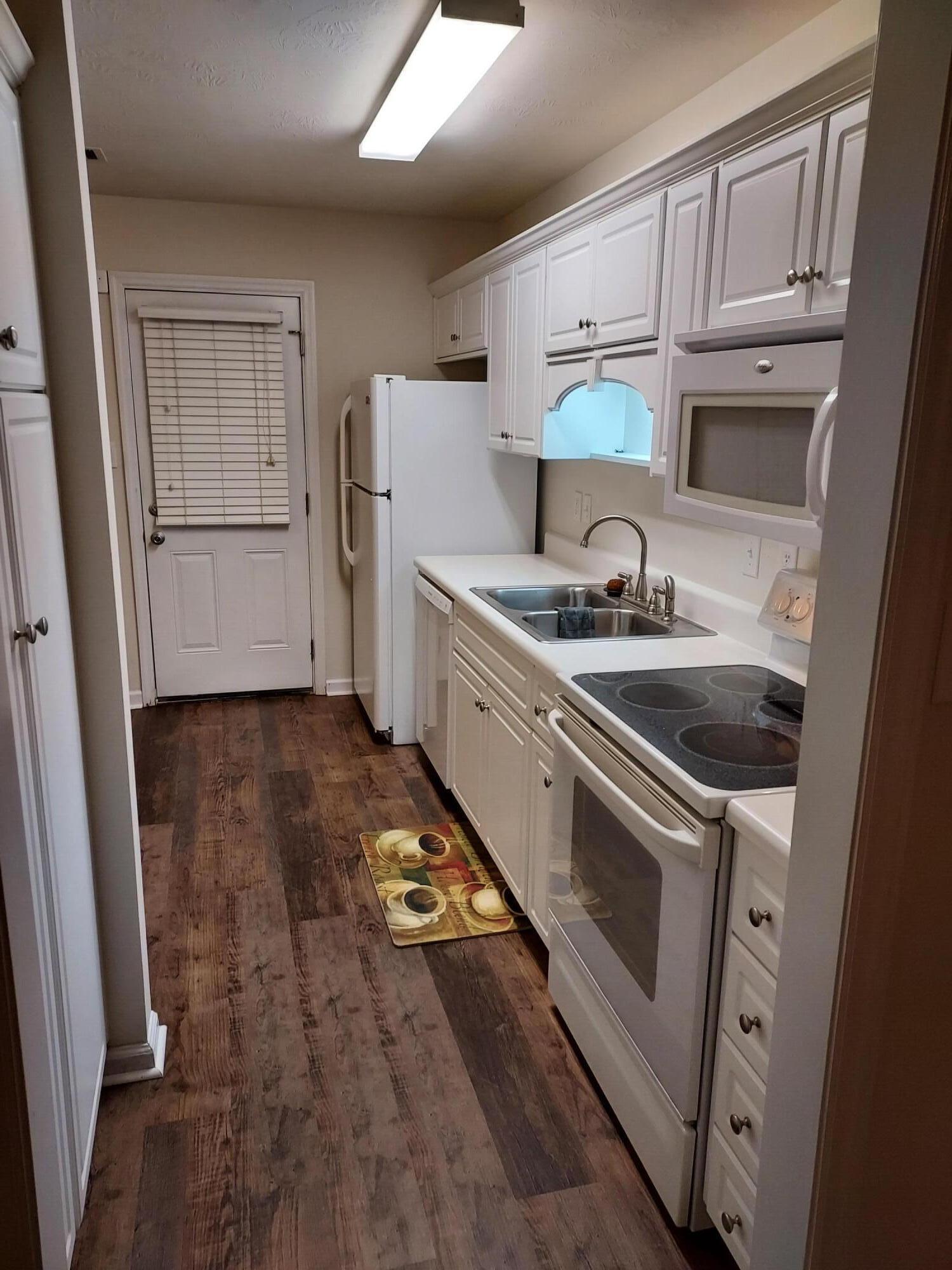 665 Brook Trail Evans, GA 30809 - Photo 4 of 16 3-665 Kitchen Pic1