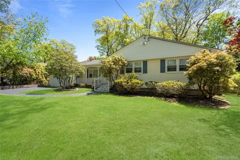 $699,990 | 6 Canterbury Court, East Setauket, NY 11733