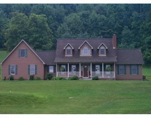 1035 Chapel Road Beaver, PA 15009 - Photo 1 of 1 Exterior Front.