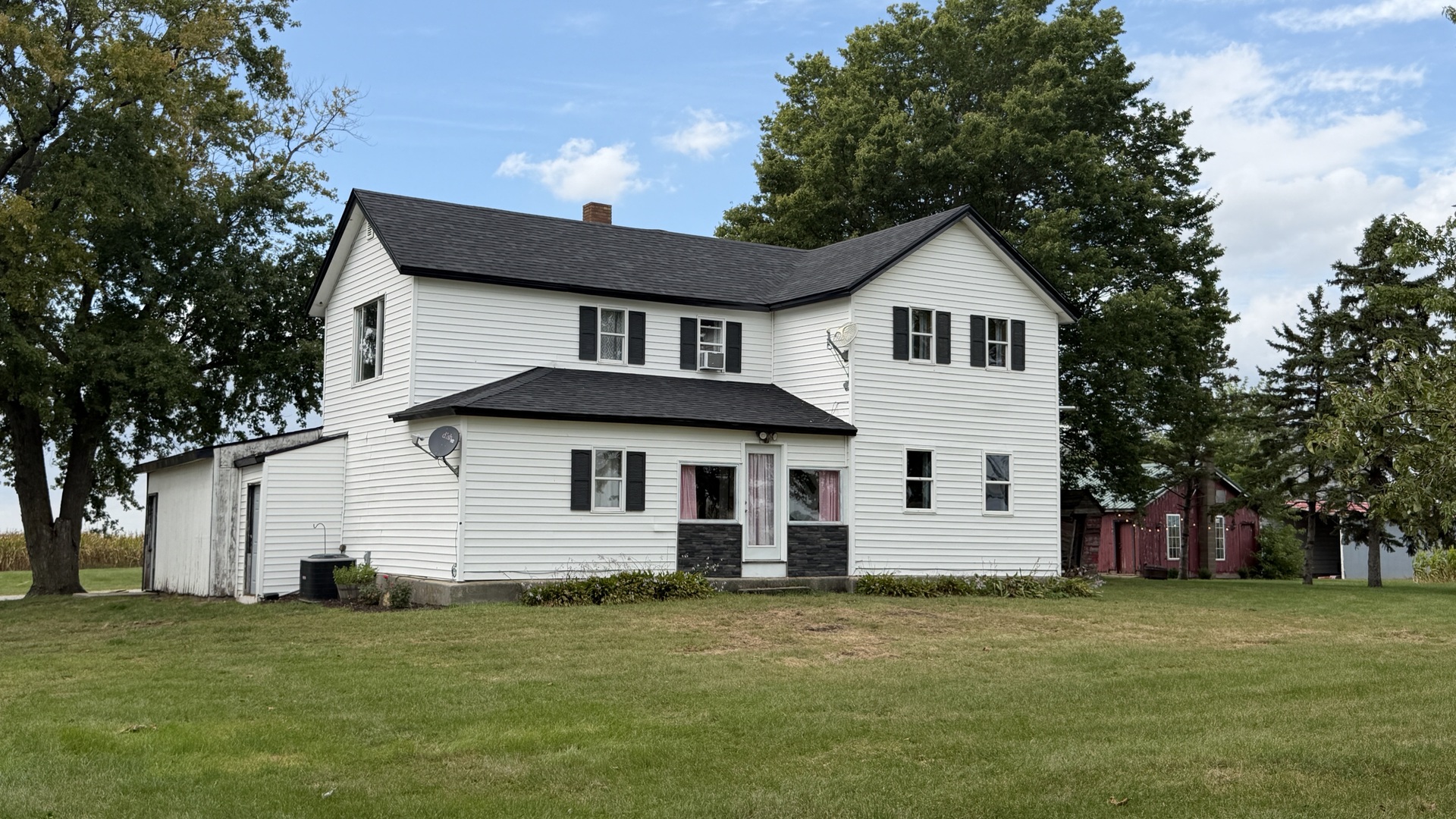 6151 Cunniff Road Tampico, IL 61283 - Photo 1 of 33 Gallery Image 1