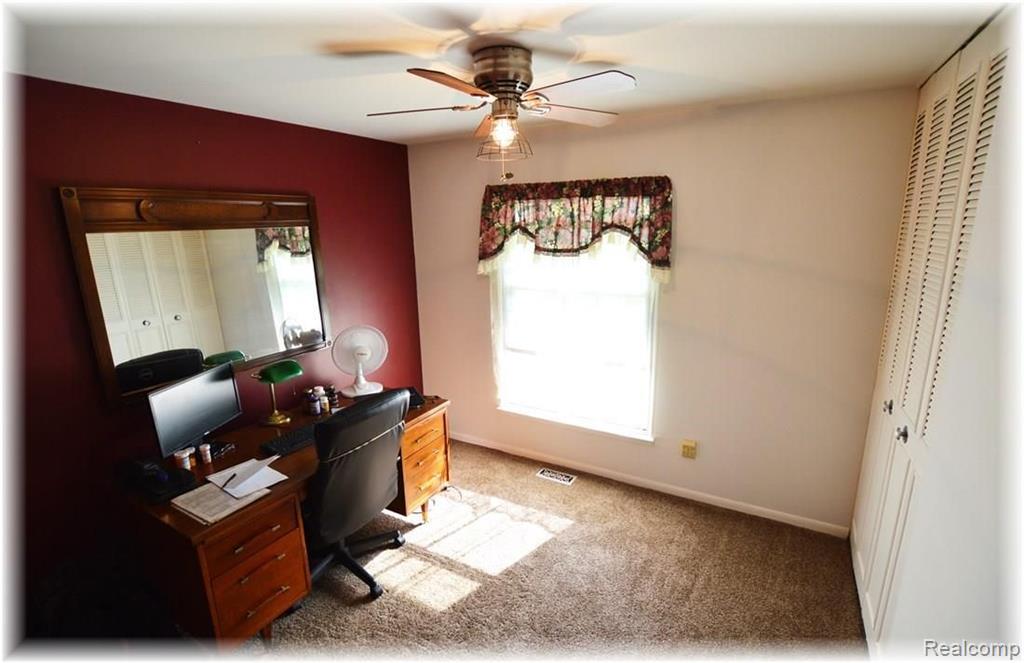 3212 Avon Manor Road Rochester Hills, MI 48307 - Photo 27 of 41