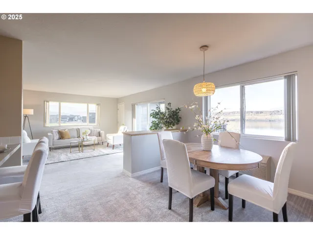 $347,000 | 240 Lone Pine Lane, Unit 2, The Dalles, OR 97058