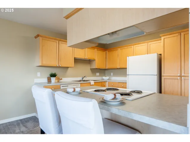 $347,000 | 240 Lone Pine Lane, Unit 2, The Dalles, OR 97058