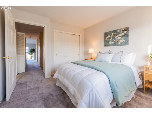 $347,000 | 240 Lone Pine Lane, Unit 2, The Dalles, OR 97058